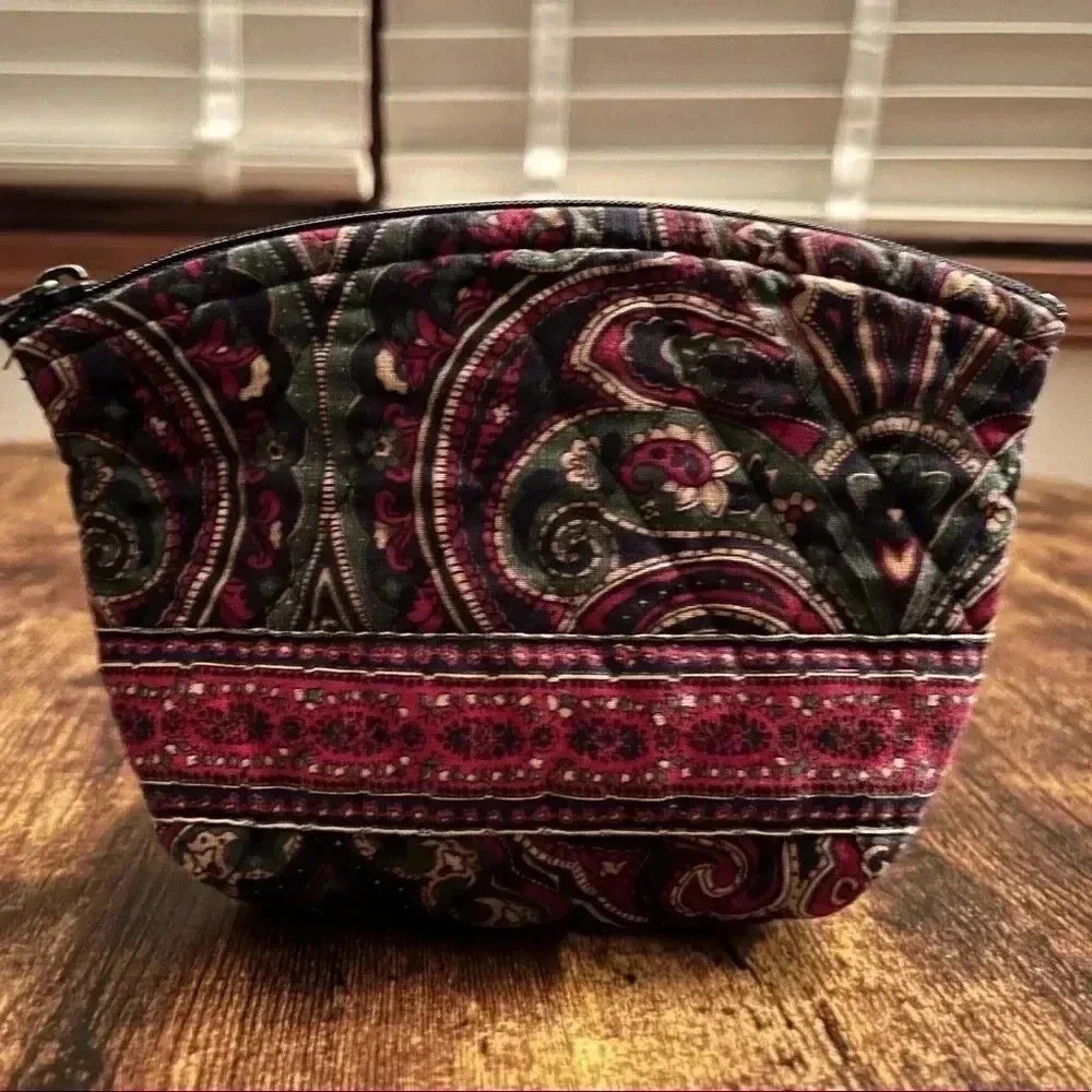Vera Bradley | Medallion small makeup bag